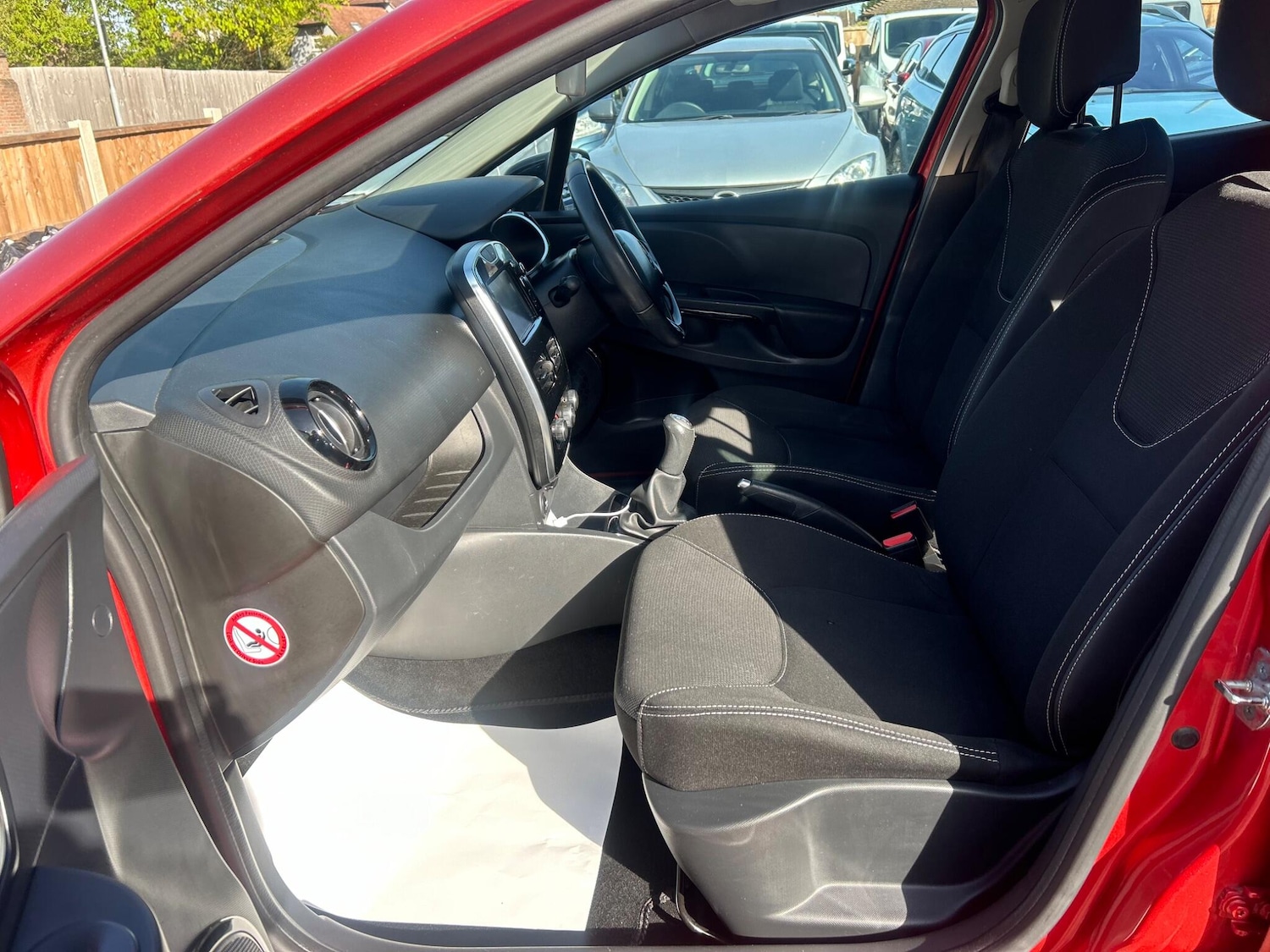 Used Renault Clio 2015 for sale - 78148178: Photo 16