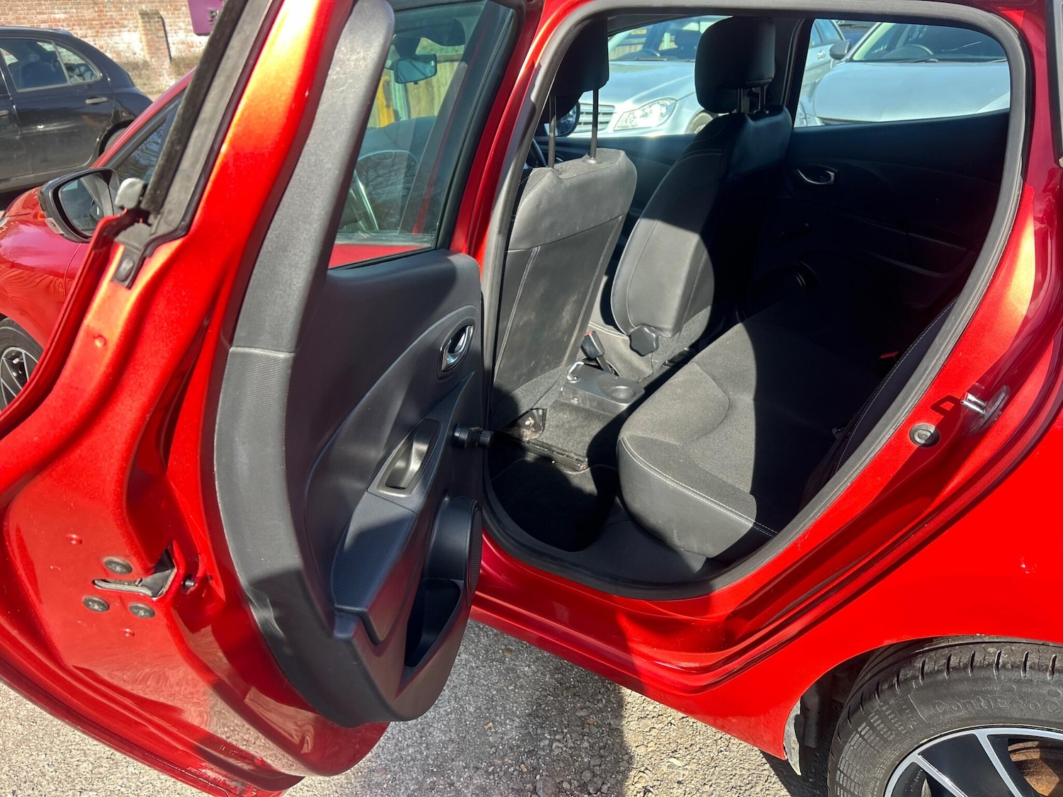 Used Renault Clio 2015 for sale - 78148178: Photo 18