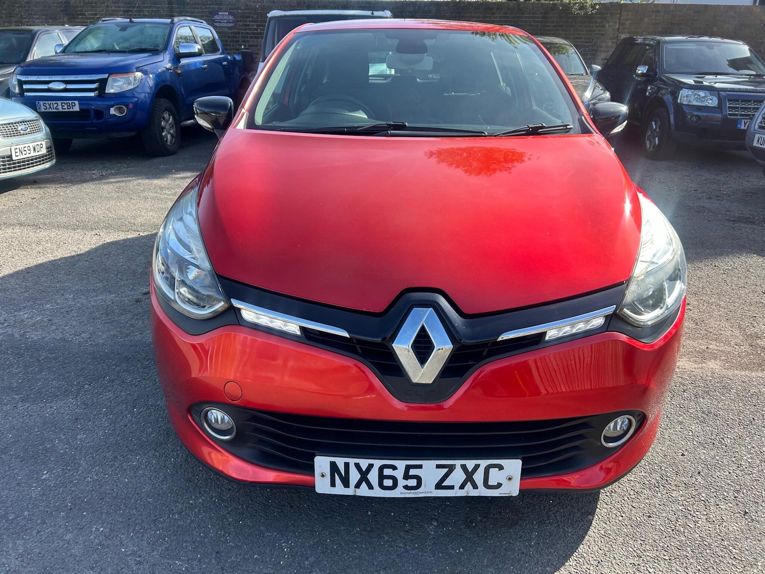 Used Renault Clio 2015 for sale - 78148178: Photo 2
