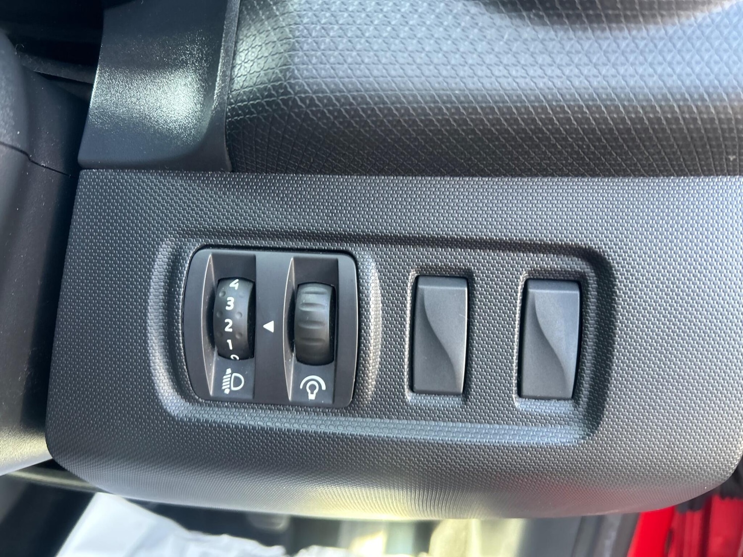 Used Renault Clio 2015 for sale - 78148178: Photo 22