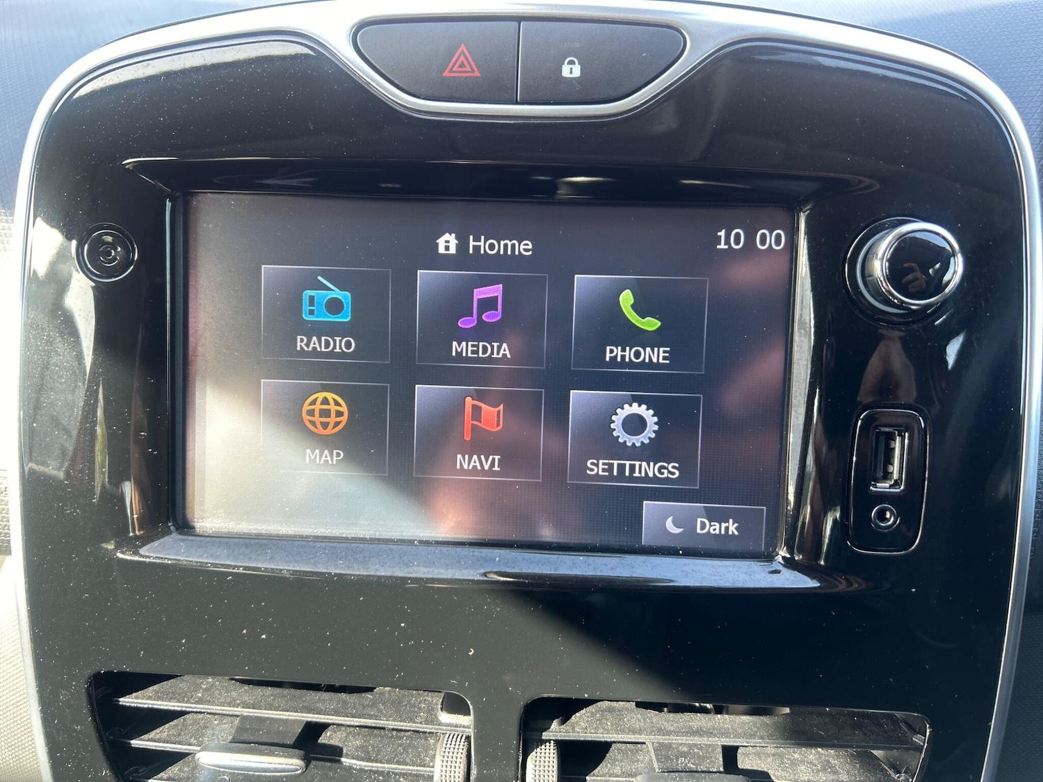 Used Renault Clio 2015 for sale - 78148178: Photo 25