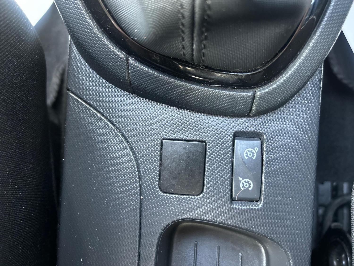 Used Renault Clio 2015 for sale - 78148178: Photo 28