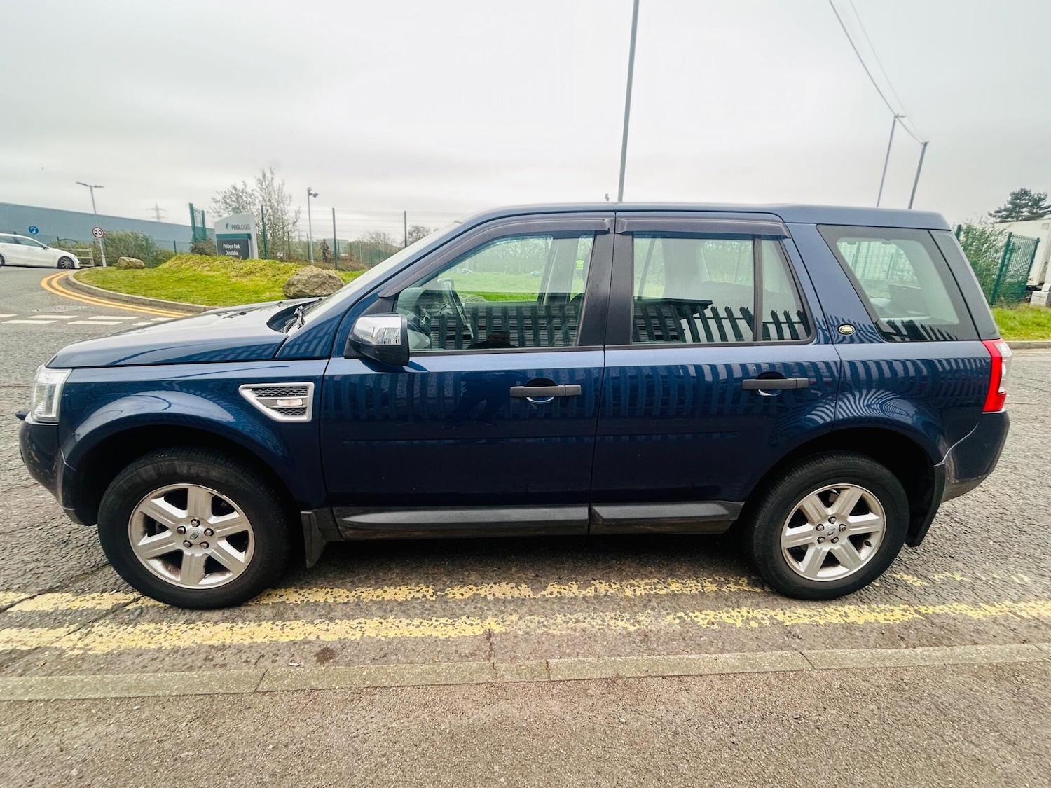 Used Land Rover Freelander 2010 for sale - 78100545: Photo 4