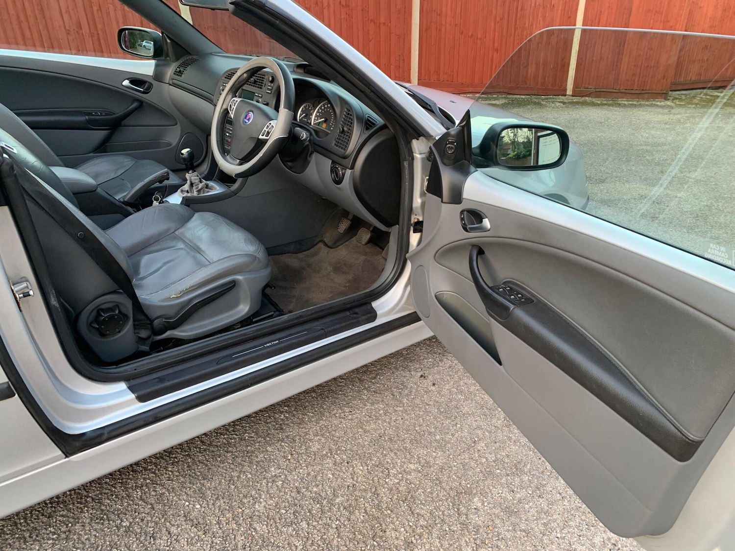 Used Saab 9-3 2006 for sale - 78047850: Photo 8