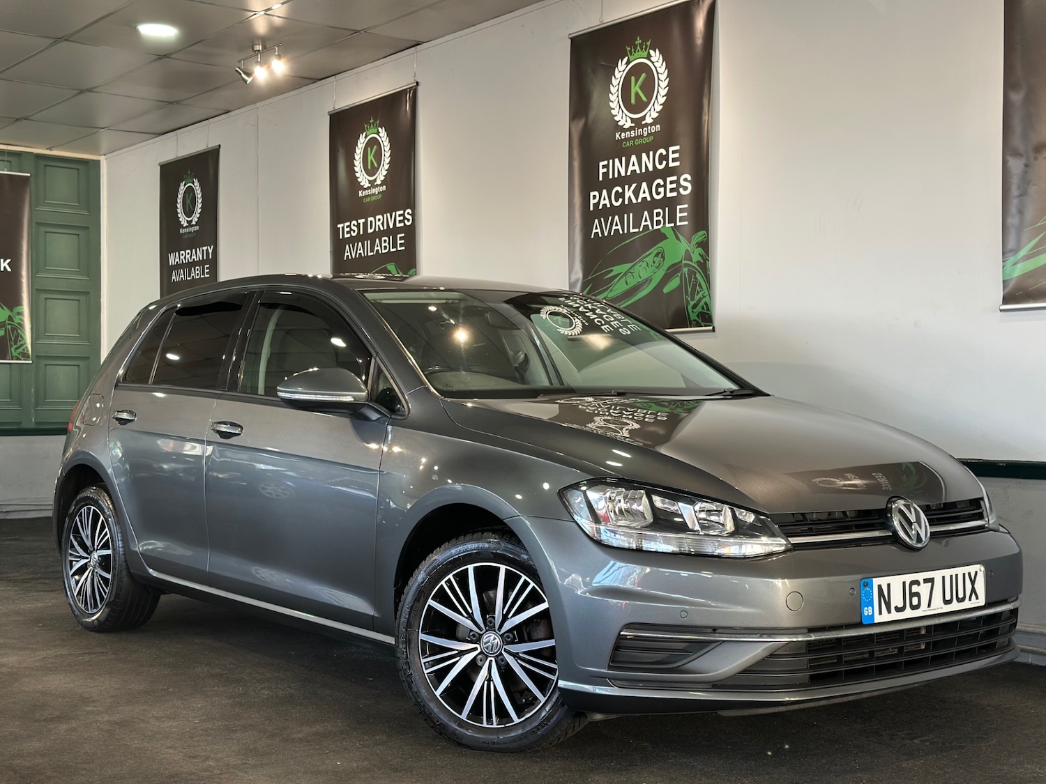 Used Volkswagen Golf 2017 for sale - 77208718: Photo 2