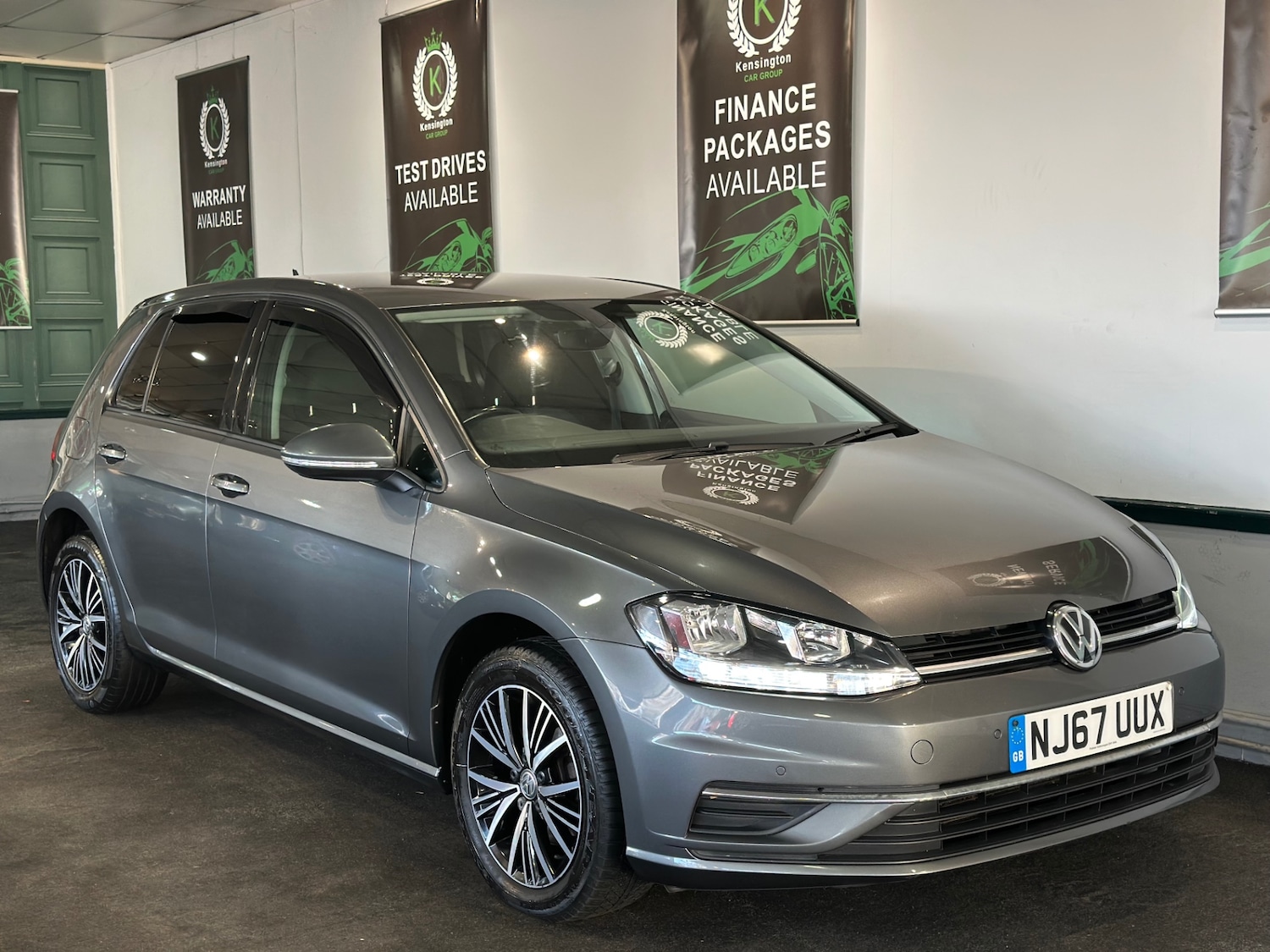 Used Volkswagen Golf 2017 for sale - 77208718: Photo 3