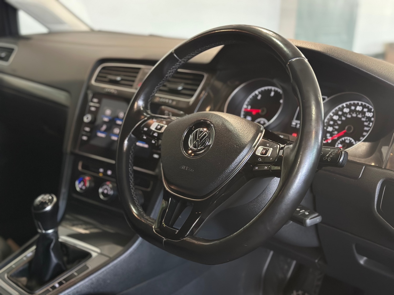 Used Volkswagen Golf 2017 for sale - 77208718: Photo 6