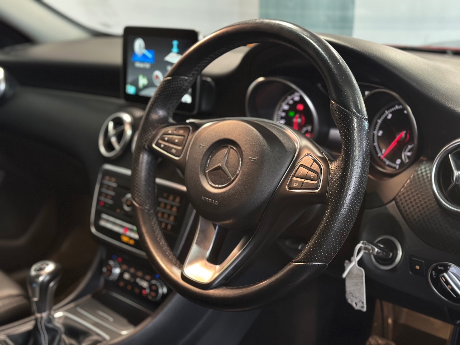 Used Mercedes-Benz A-Class 2016 for sale - 76946327: Photo 9