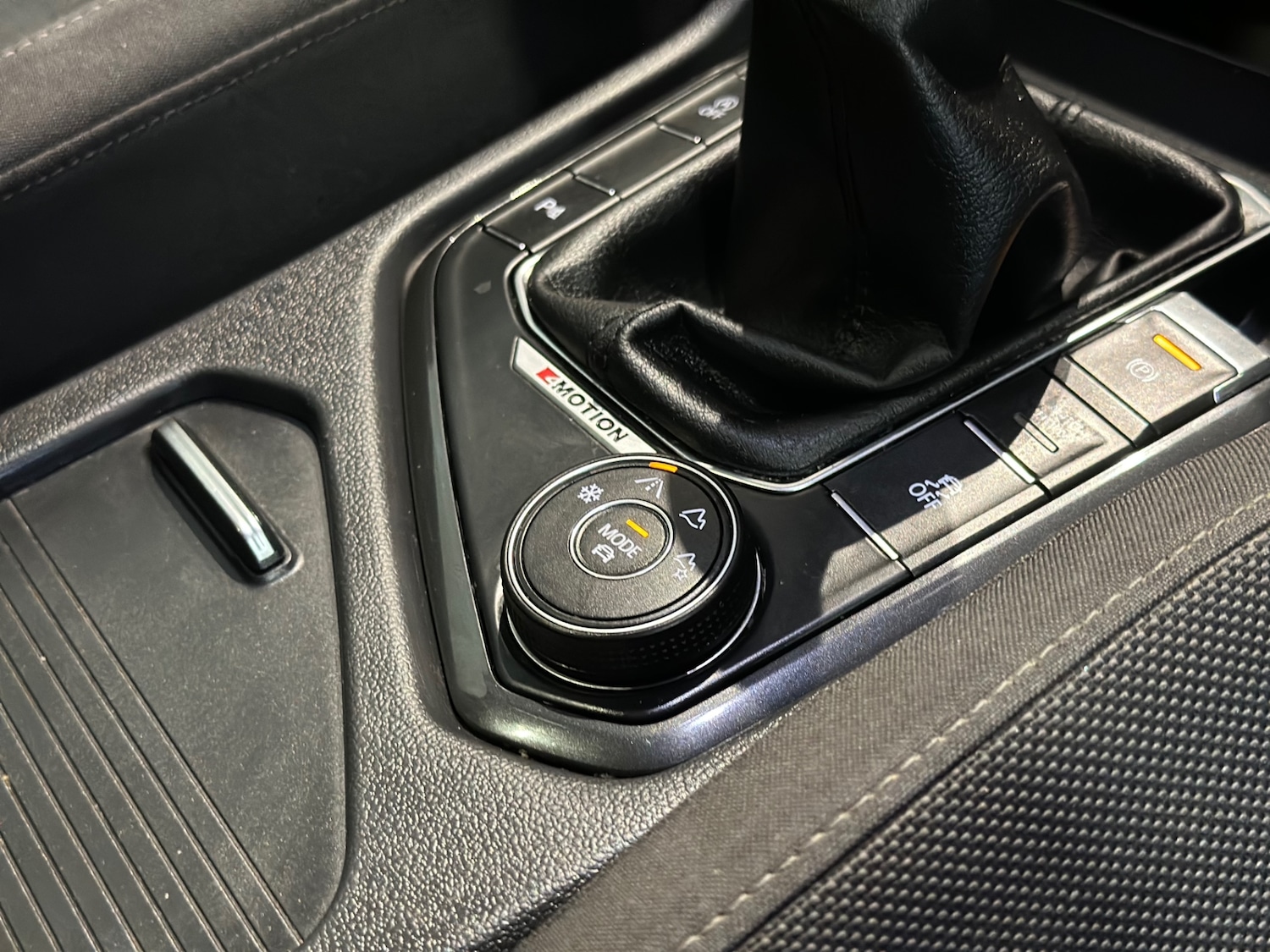 Used Volkswagen Tiguan 2016 for sale - 76960350: Photo 12