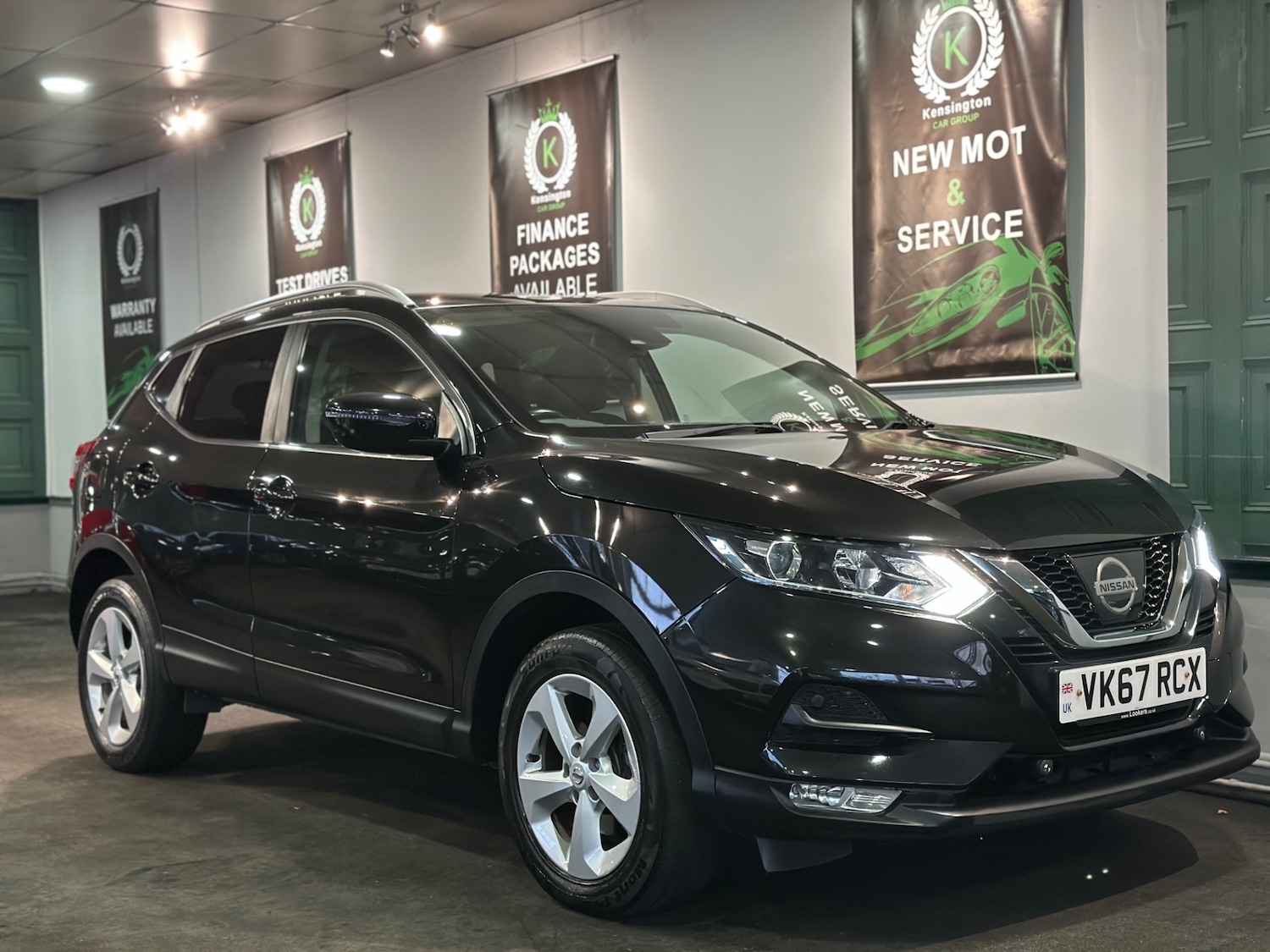 Used Nissan Qashqai 2017 for sale - 76556754: Photo 2