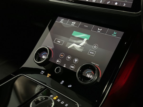 Used Land Rover Range Rover Velar 2019 for sale - 69910293: Photo 30