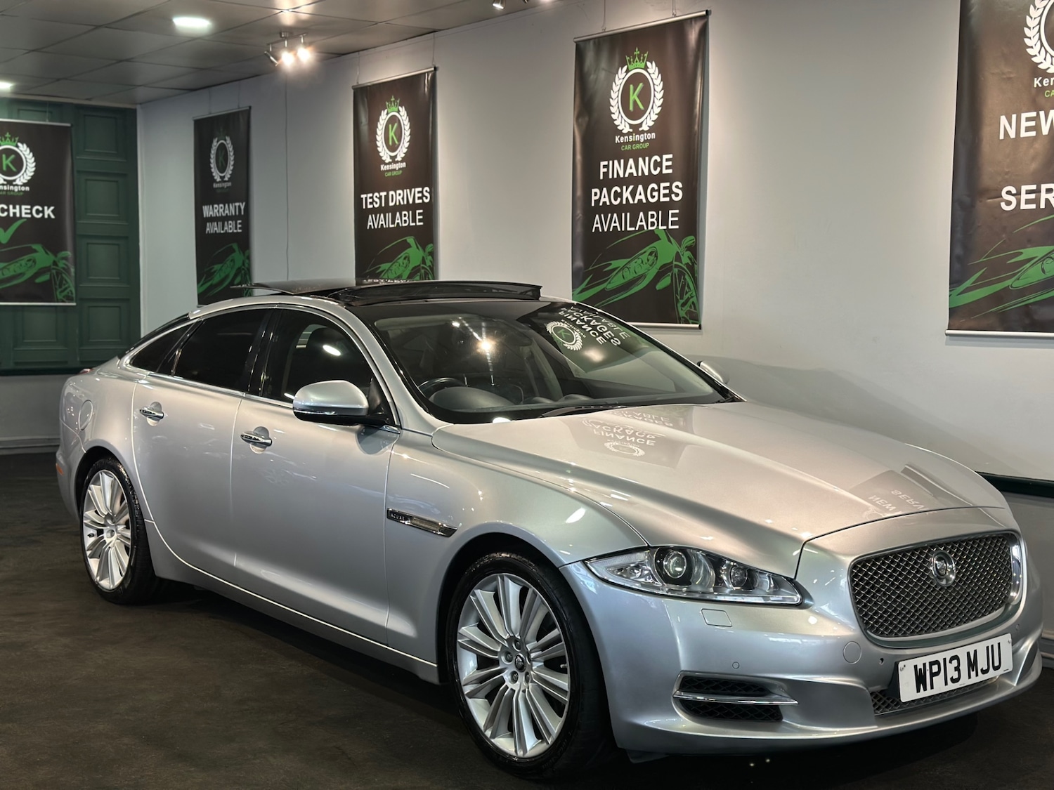 Used Jaguar XJ 2013 for sale - 77261466: Photo 3