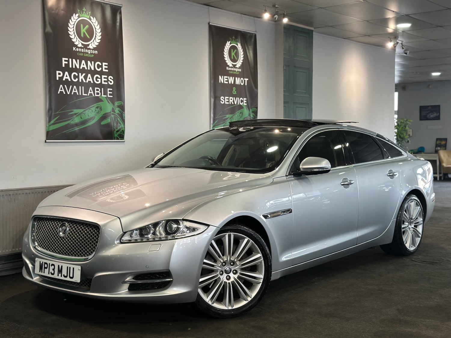 Used Jaguar XJ 2013 for sale - 77261466: Photo 6