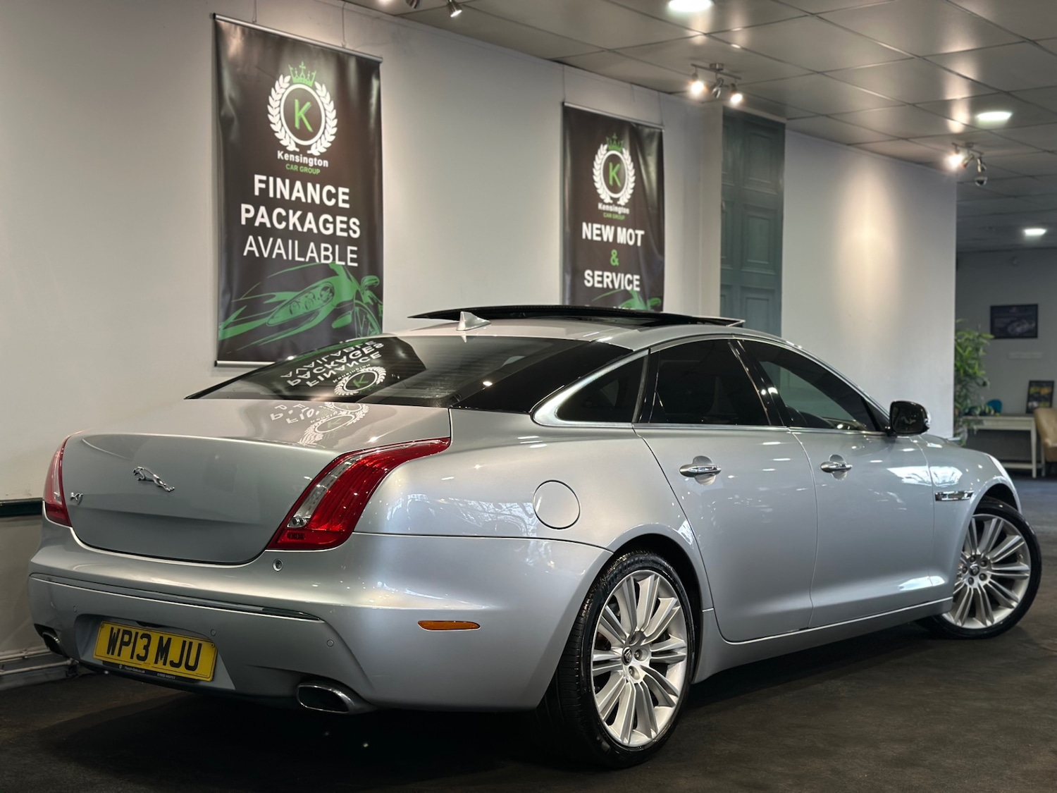 Used Jaguar XJ 2013 for sale - 77261466: Photo 8
