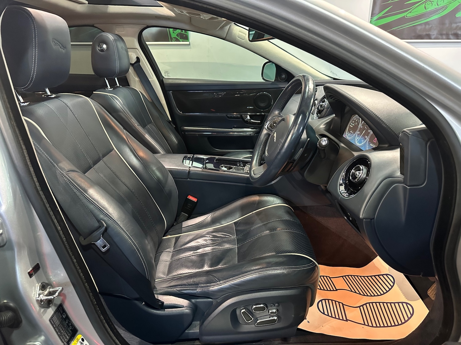 Used Jaguar XJ 2013 for sale - 77261466: Photo 9