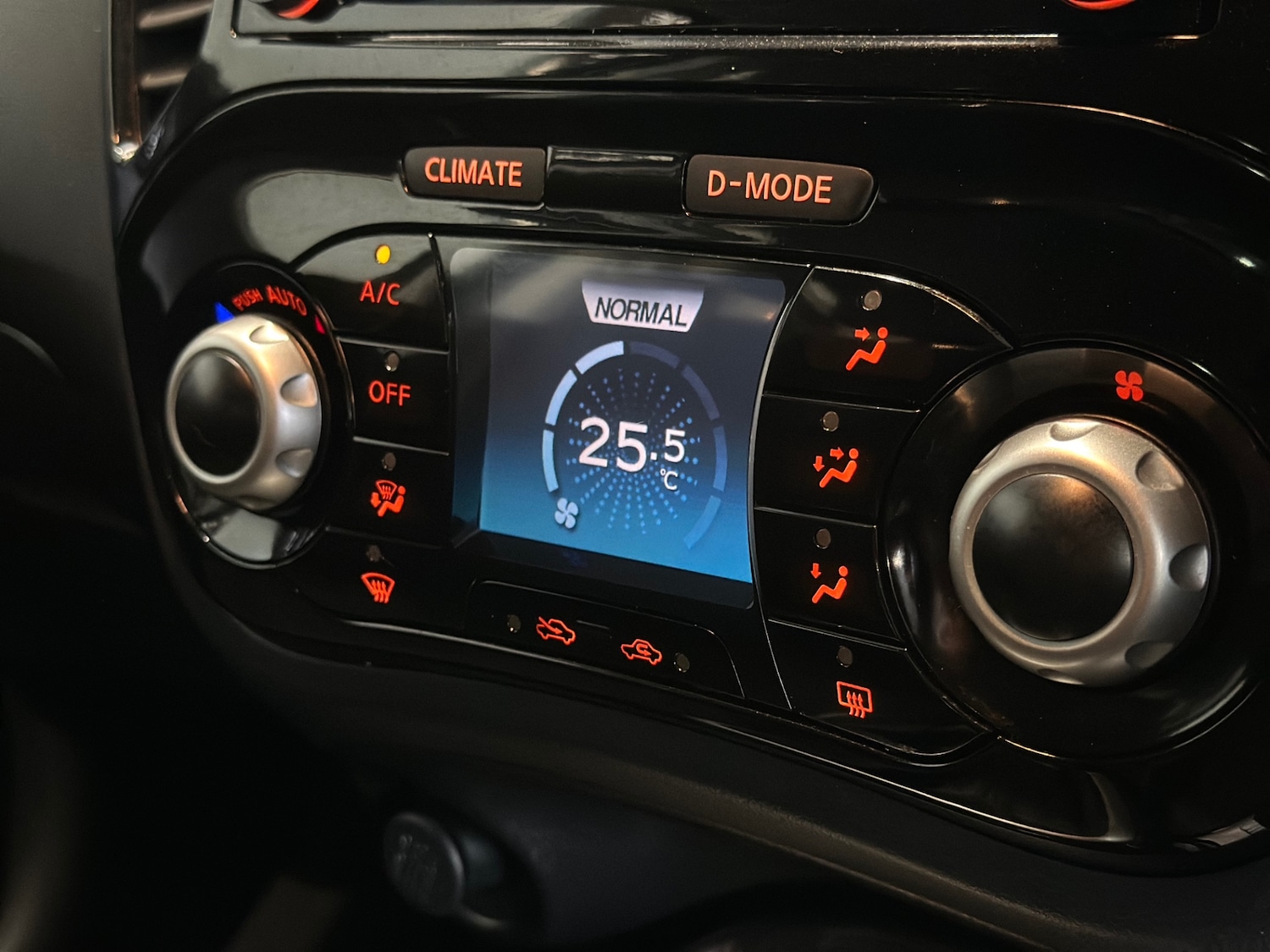 Used Nissan Juke 2013 for sale - 76694669: Photo 16