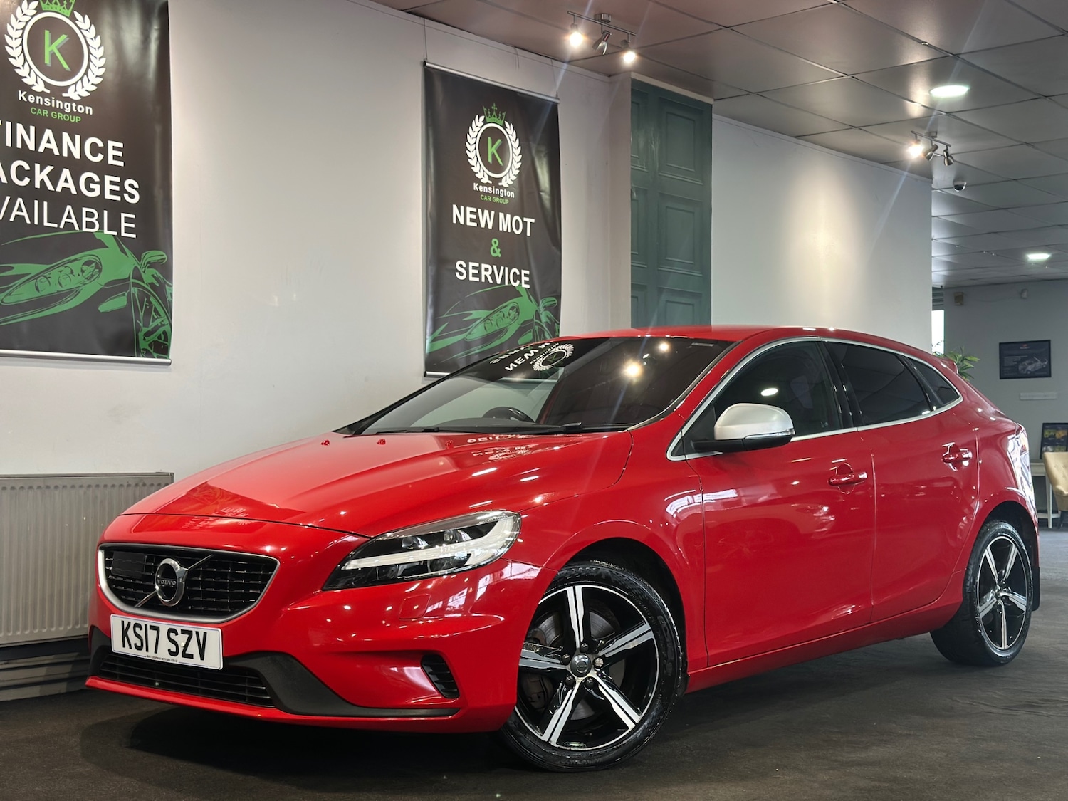 Used Volvo V40 2017 for sale - 77721646: Photo 3
