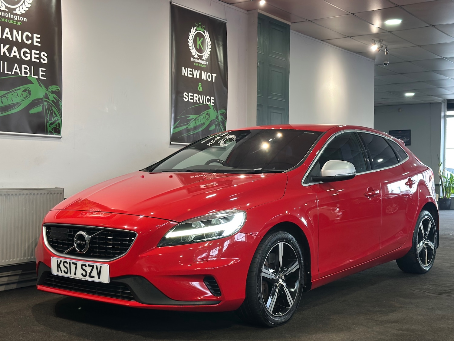 Used Volvo V40 2017 for sale - 77721646: Photo 4