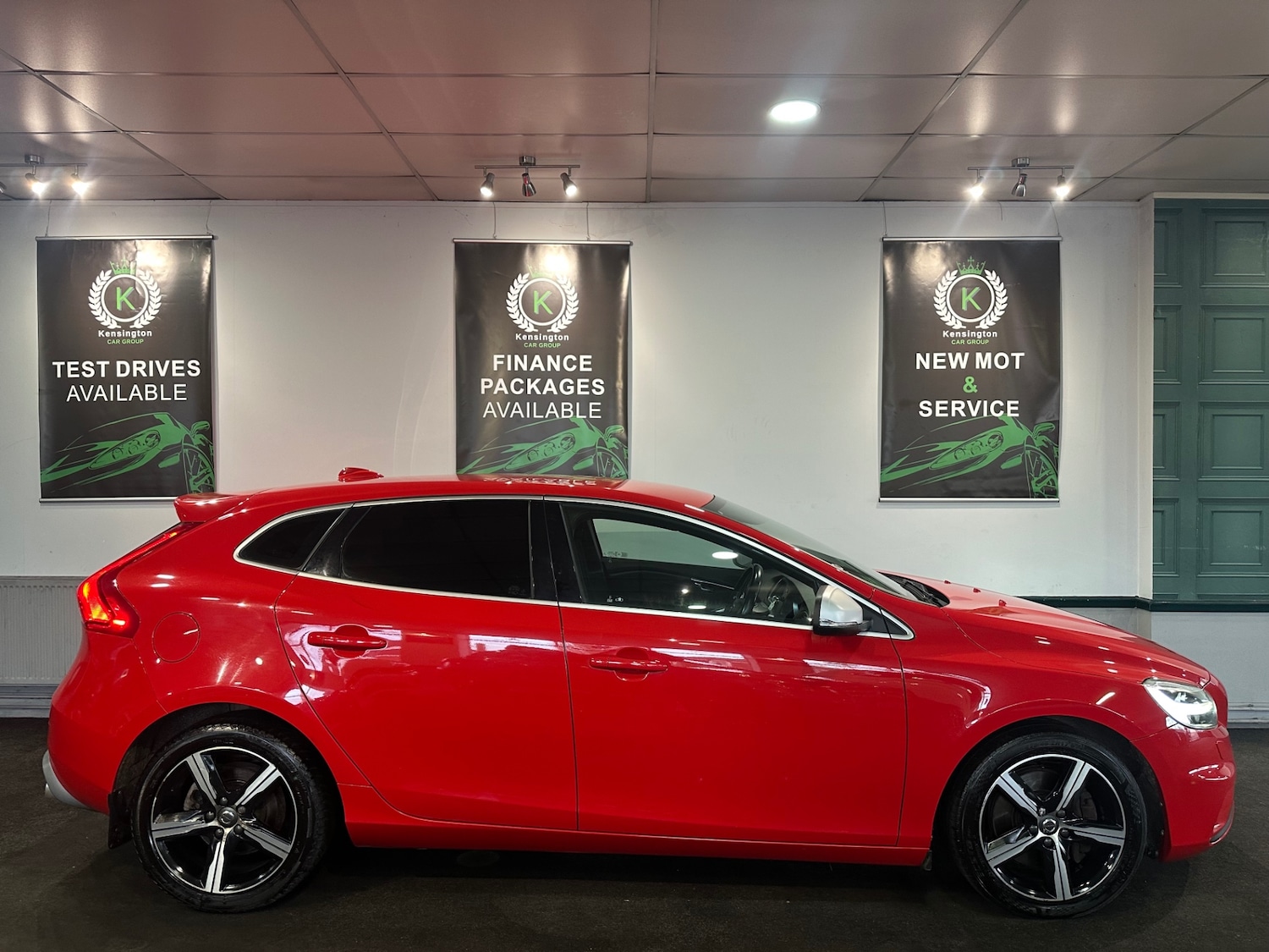 Used Volvo V40 2017 for sale - 77721646: Photo 7