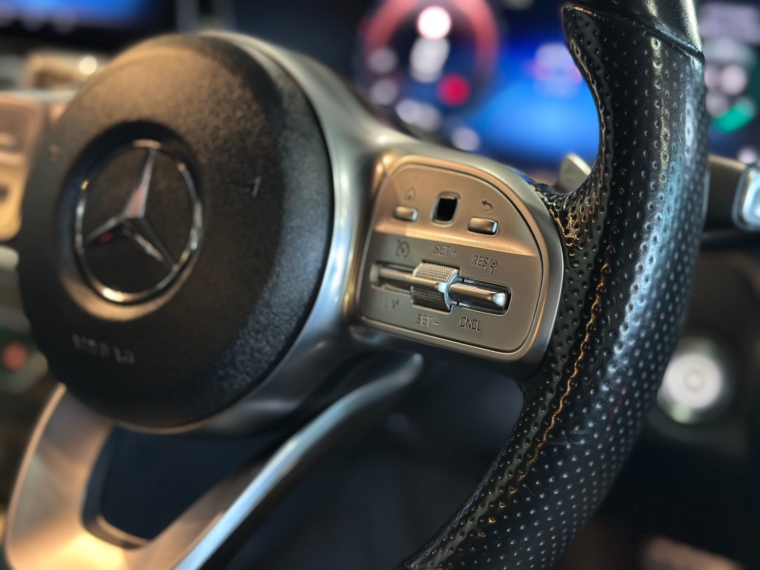 Used Mercedes-Benz C Class 2018 for sale - 76932349: Photo 11