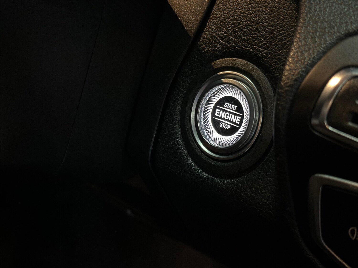 Used Mercedes-Benz C Class 2018 for sale - 76932349: Photo 24