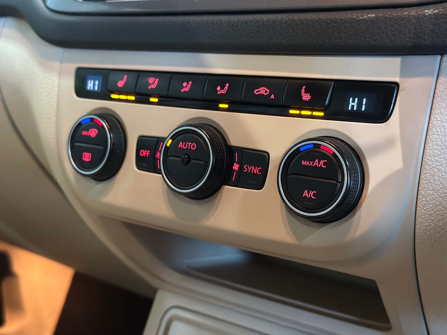 Used Volkswagen Tiguan 2015 for sale - 76847249: Photo 14