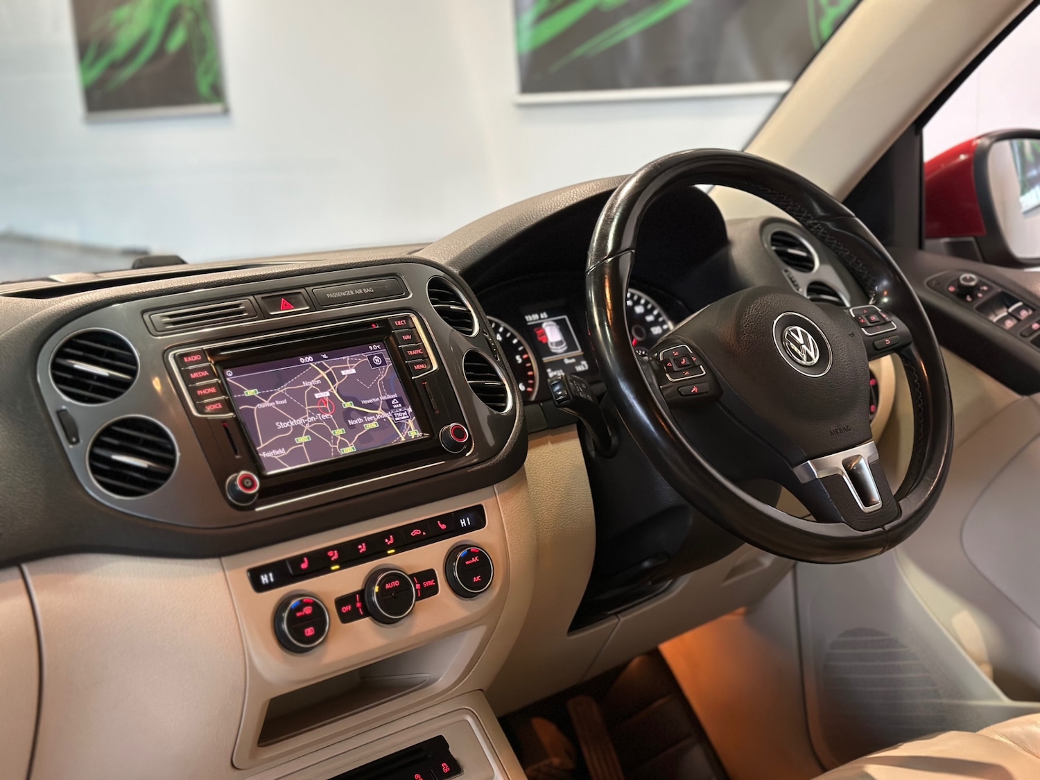 Used Volkswagen Tiguan 2015 for sale - 76847249: Photo 16