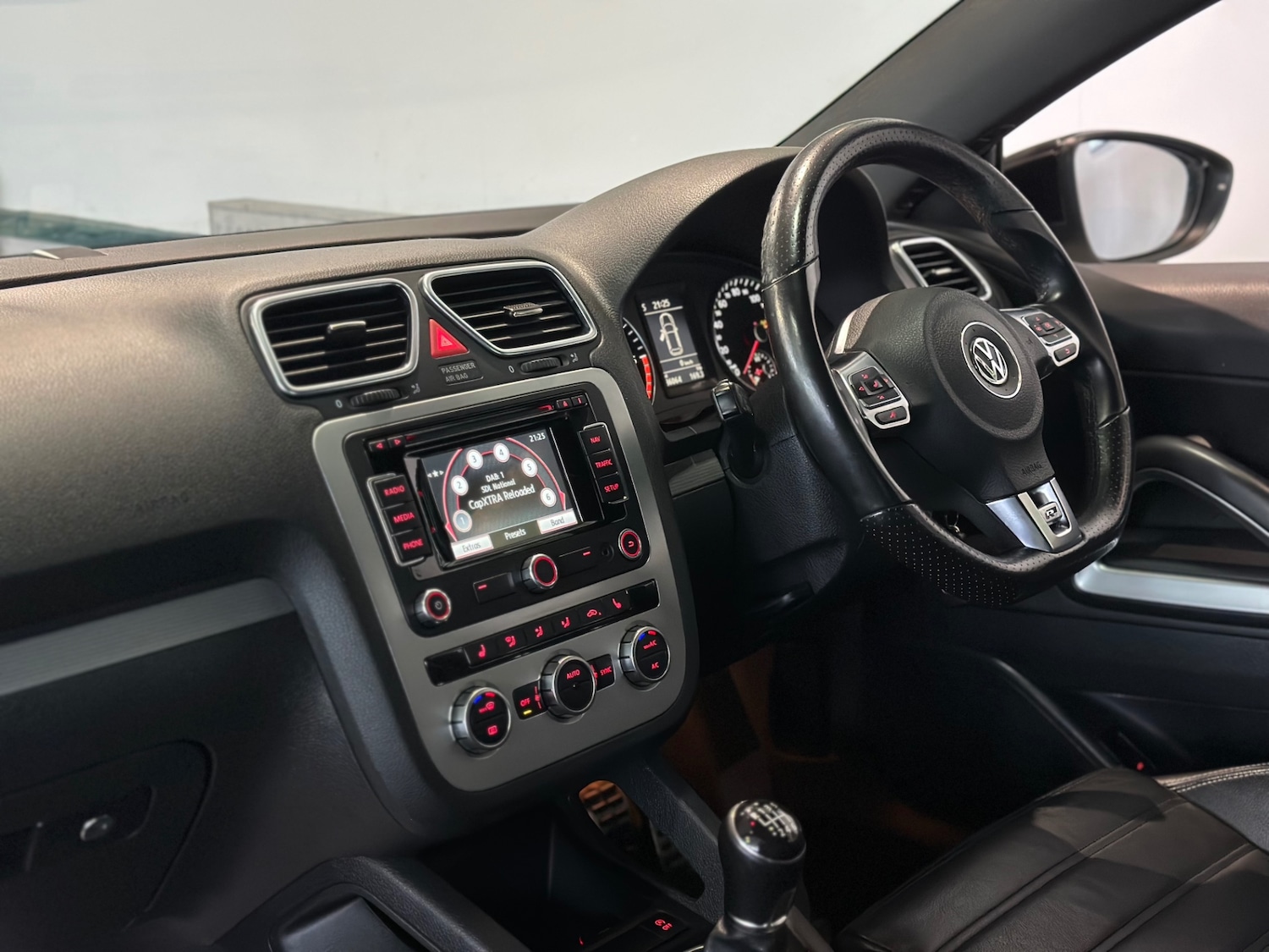 Used Volkswagen Scirocco 2014 for sale - 76845903: Photo 18