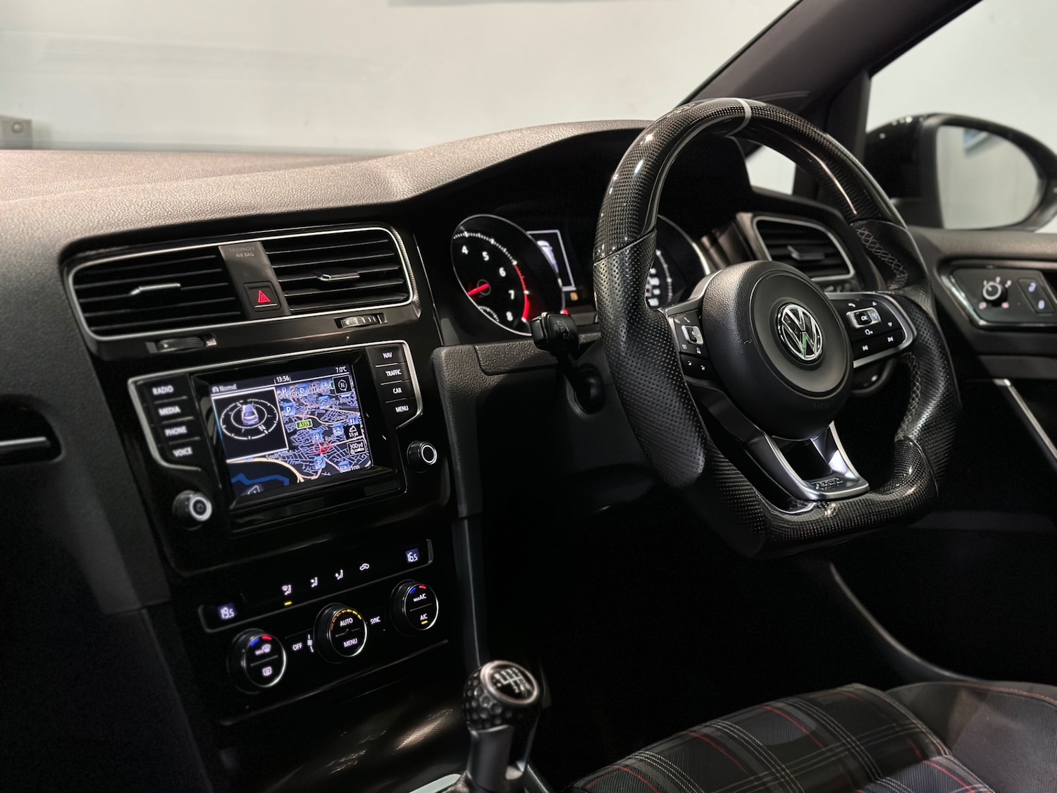 Used Volkswagen Golf 2015 for sale - 76713406: Photo 22