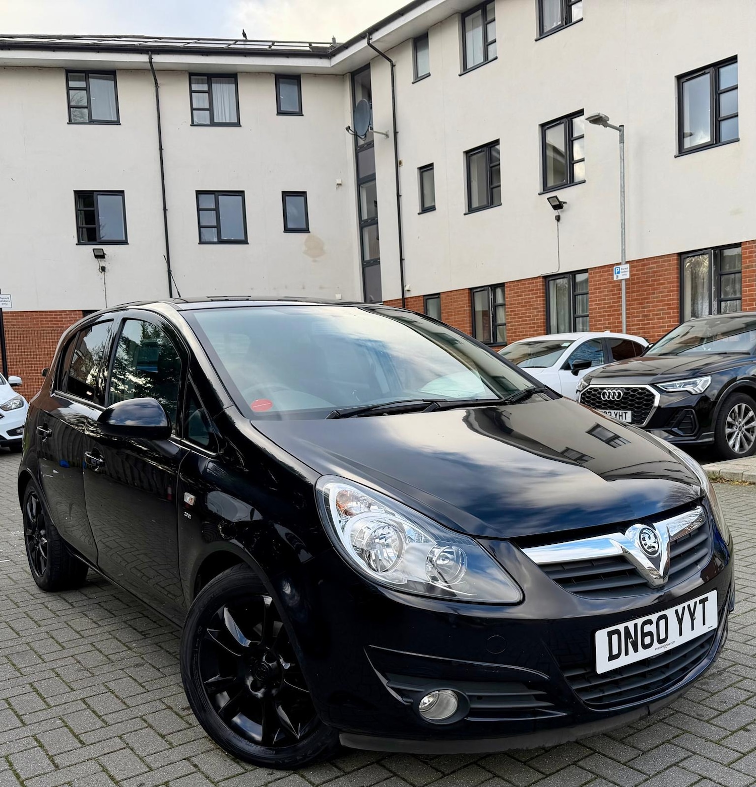 Used Vauxhall Corsa 2010 for sale - 76531011: Photo 1