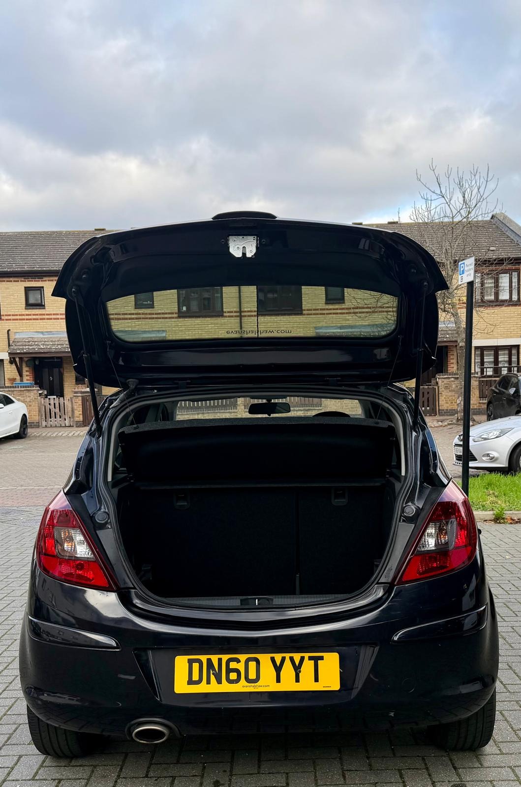 Used Vauxhall Corsa 2010 for sale - 76531011: Photo 5