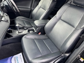 Used Toyota RAV4 2016 for sale - 76106211: Photo 2