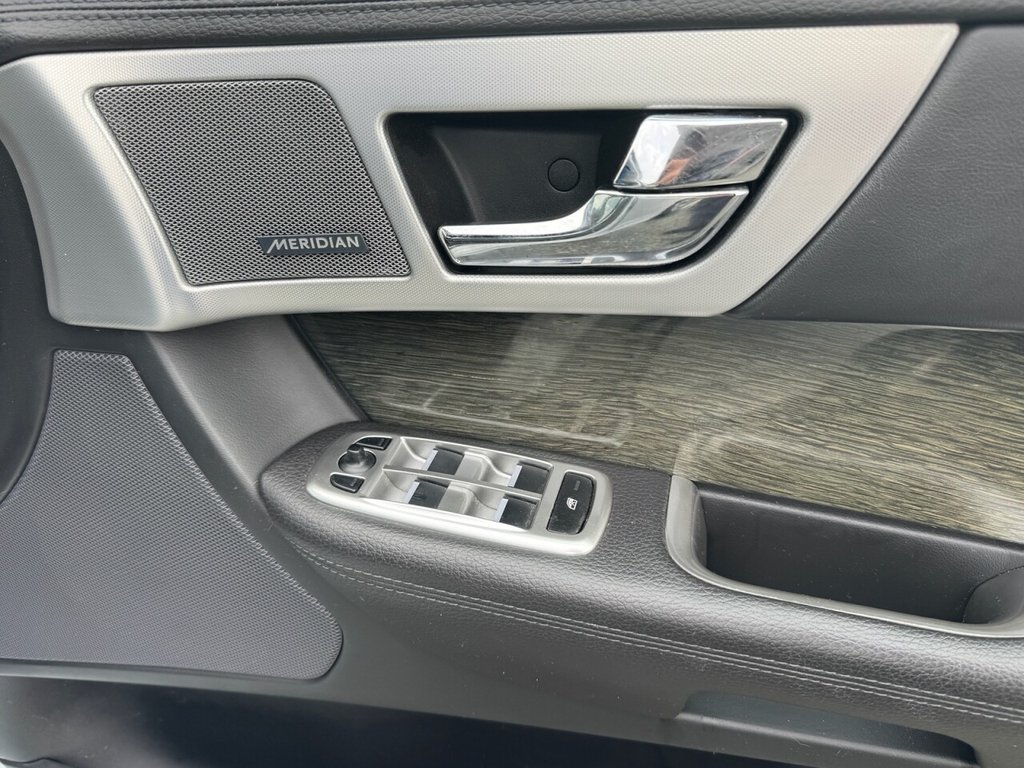 Used Jaguar XF 2015 for sale - 76223803: Photo 8
