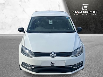 Used Volkswagen Polo 2015 for sale - 77879405: Photo