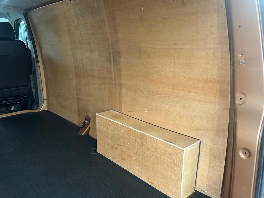 Used Volkswagen Transporter 2023 for sale - 76345230: Photo 15