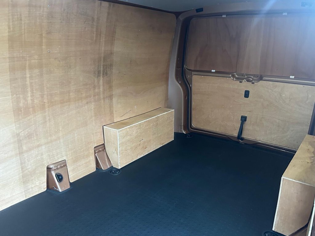 Used Volkswagen Transporter 2023 for sale - 76345230: Photo 17