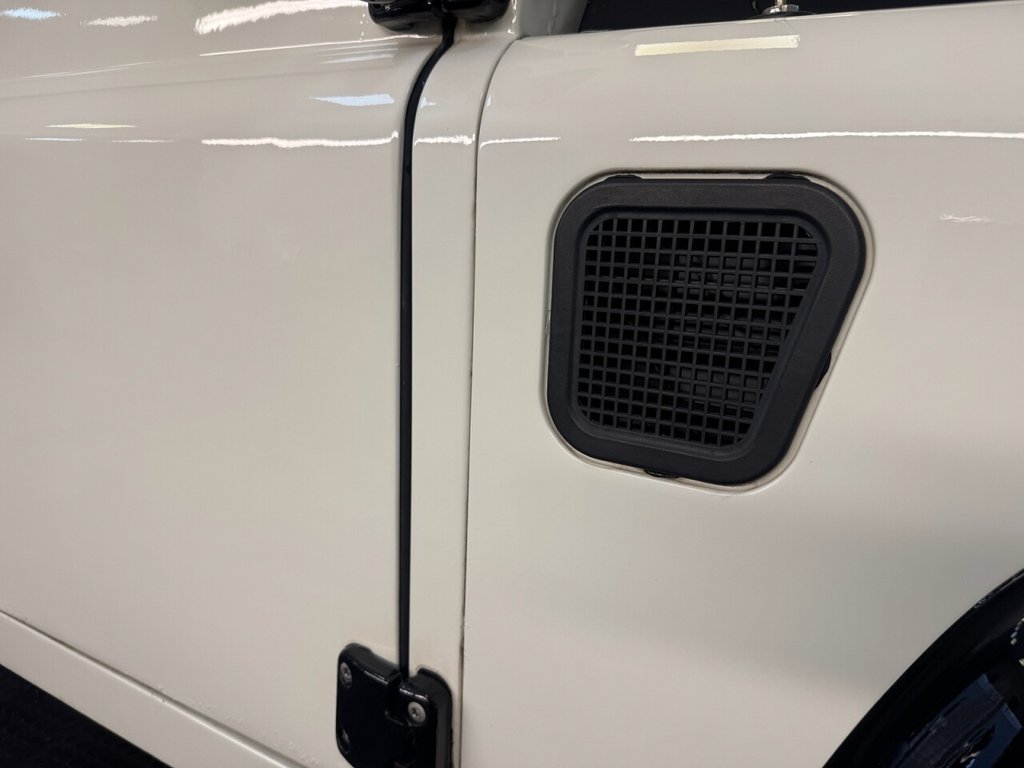 Used Land Rover Defender 1999 for sale - 75682595: Photo 20