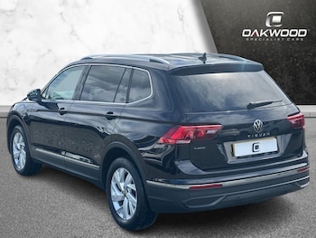 Used Volkswagen Tiguan Allspace 2023 for sale - 78763784: Photo