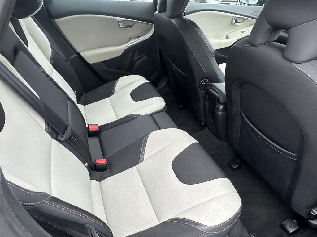 Used Volvo V40 Cross Country 2014 for sale - 76106155: Photo 19
