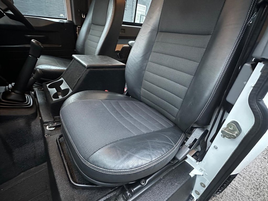 Used Land Rover Defender 2016 for sale - 76950265: Photo 7