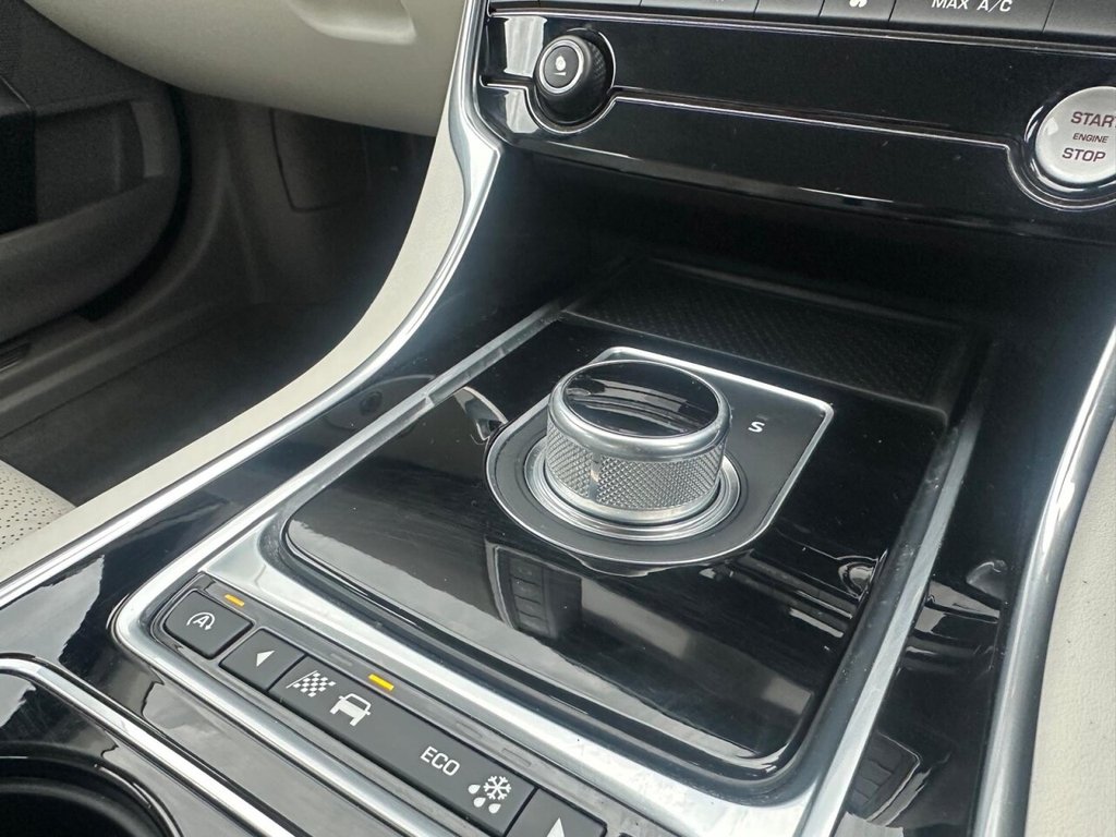 Used Jaguar XE 2016 for sale - 76223796: Photo 12