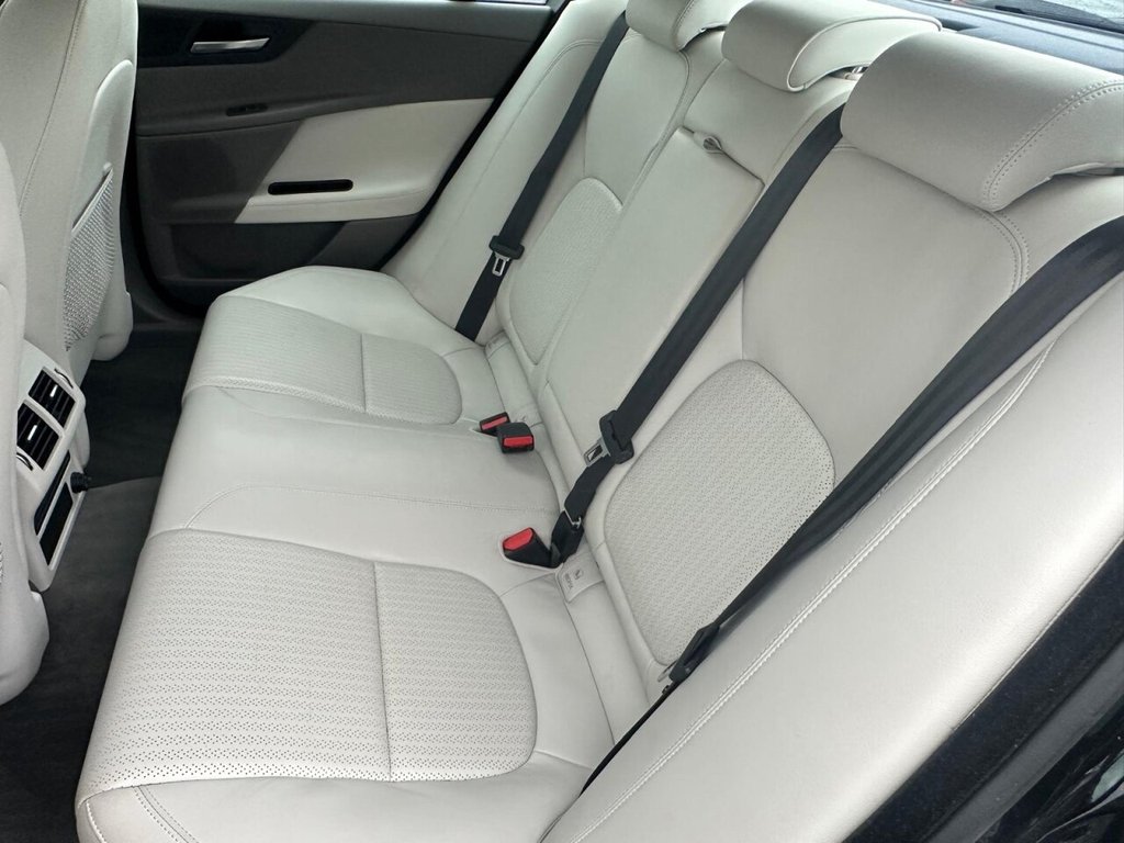 Used Jaguar XE 2016 for sale - 76223796: Photo 18