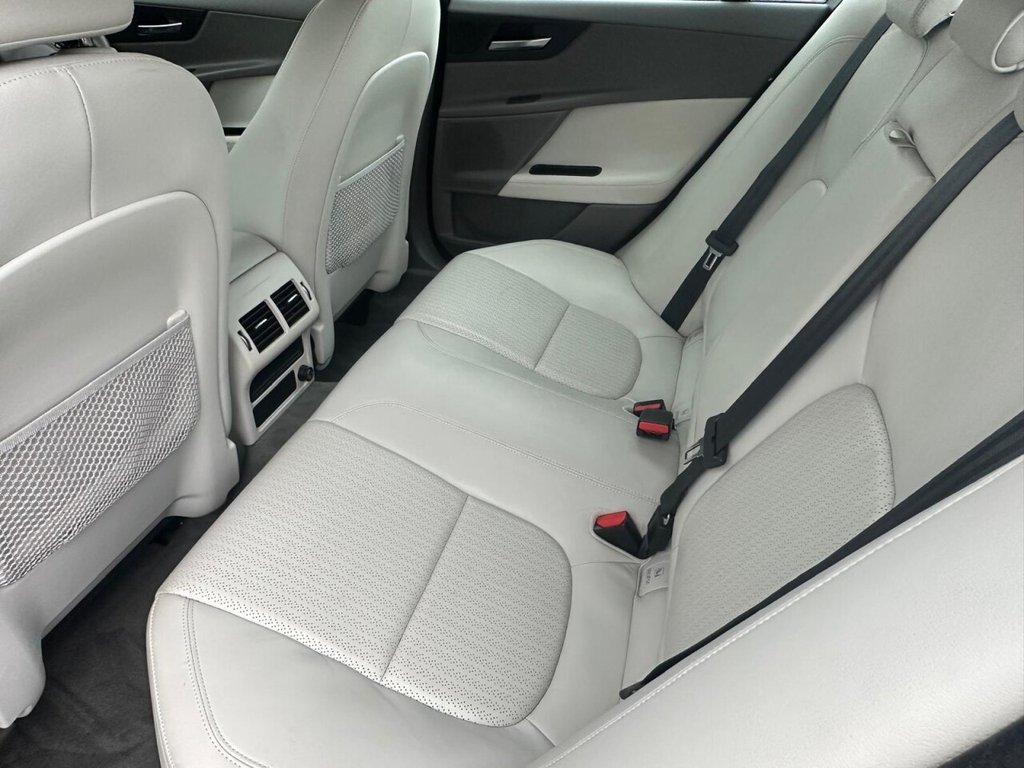 Used Jaguar XE 2016 for sale - 76223796: Photo 20