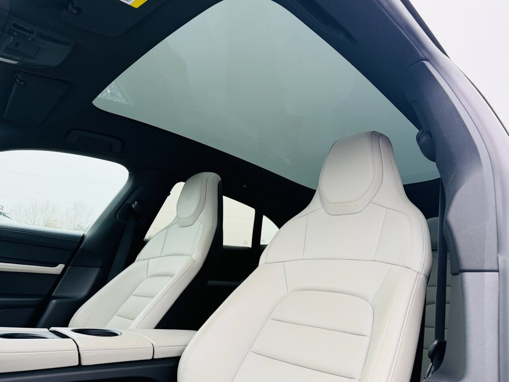 Used Porsche Taycan 2022 for sale - 77227677: Photo 19