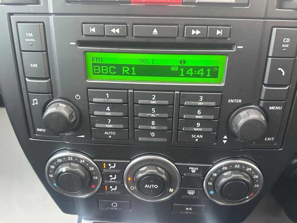 Used Land Rover Freelander 2 2011 for sale - 76686036: Photo 22