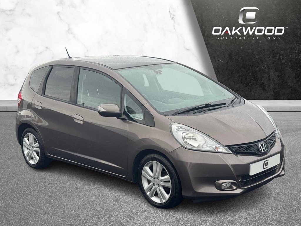 Used Honda Jazz 2014 for sale - 76106038: Photo 1