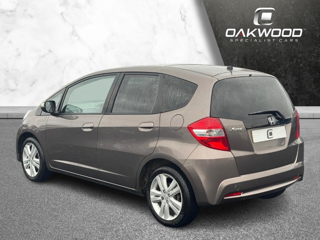 Used Honda Jazz 2014 for sale - 76106038: Photo 11