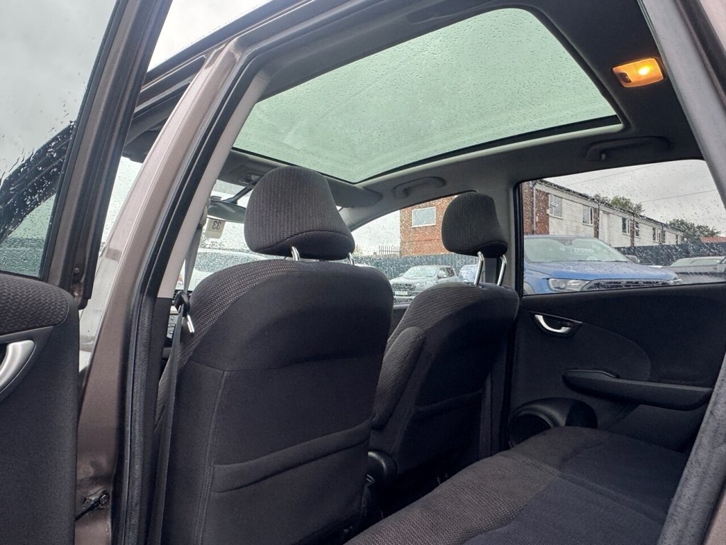 Used Honda Jazz 2014 for sale - 76106038: Photo 14