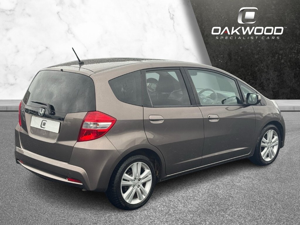 Used Honda Jazz 2014 for sale - 76106038: Photo 9