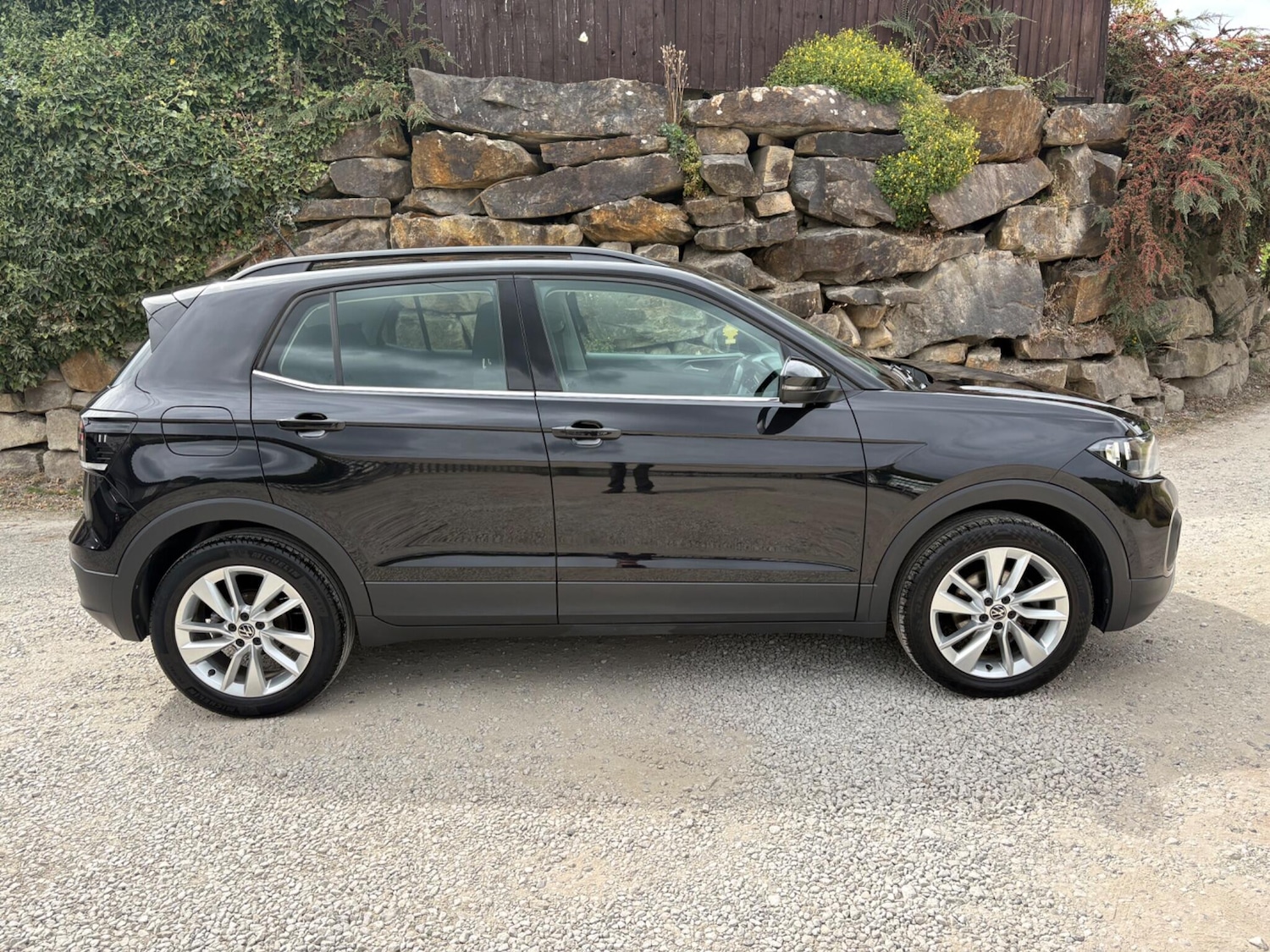 Used Volkswagen T-Cross 2020 for sale - 76913434: Photo 2